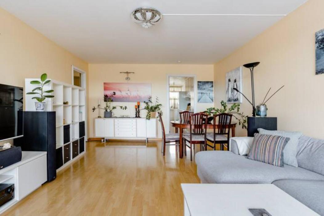 Calm And Tidy In Apartment, 14min Train Ride To Center Campingplads *