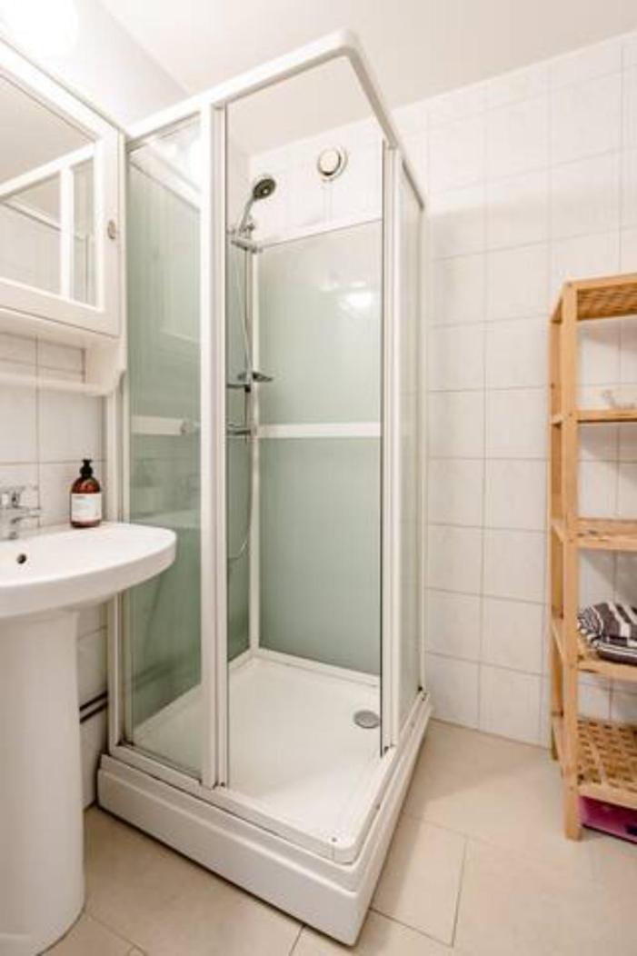 Campingplads Calm And Tidy In Apartment, 14min Train Ride To Center